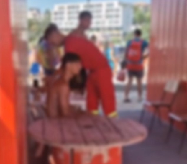Intervenție de urgență pe plaja Belona: doi tineri salvați din valuri după ce au ignorat steagul roșu